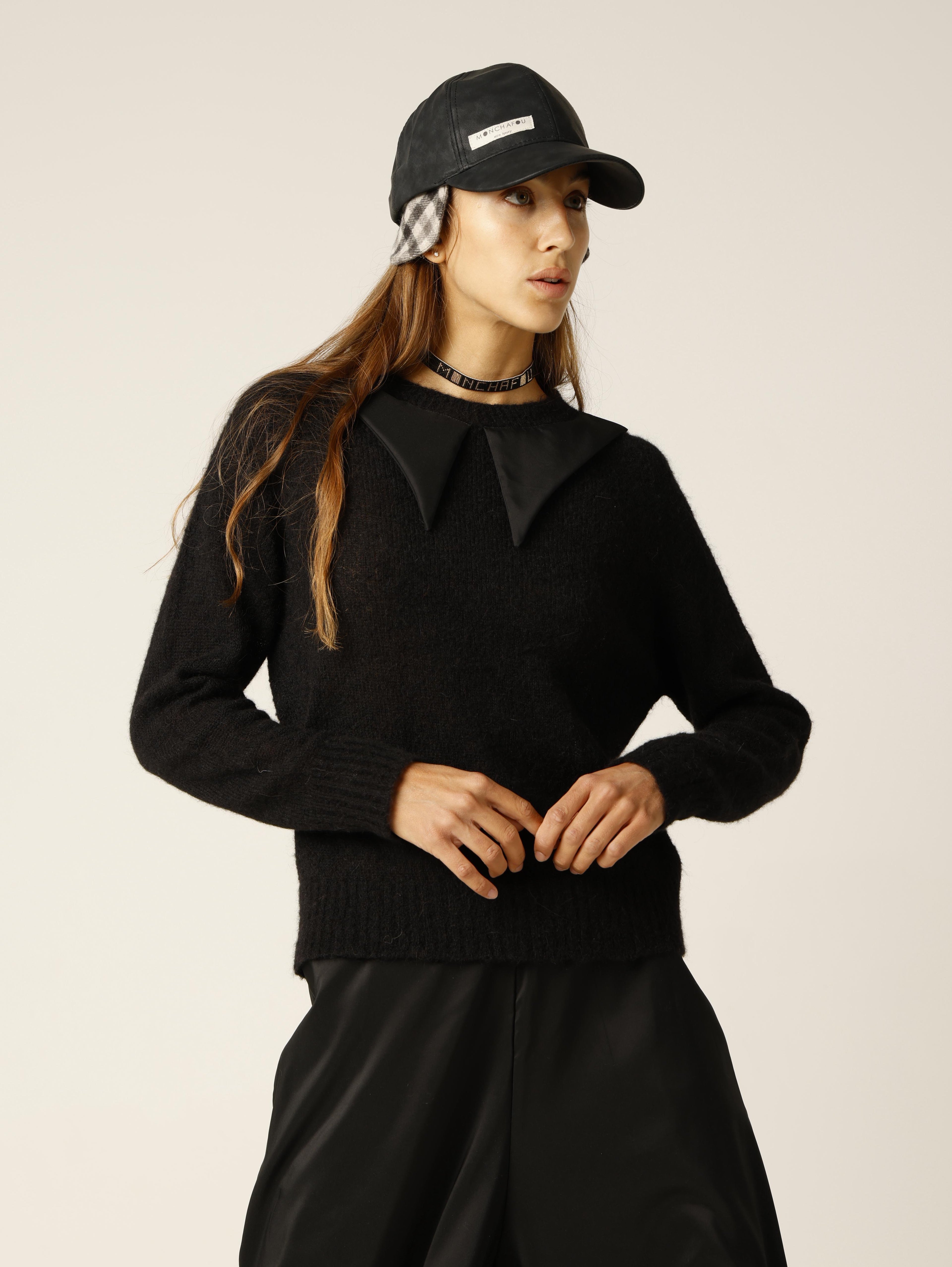 Maglione con colletto applicato