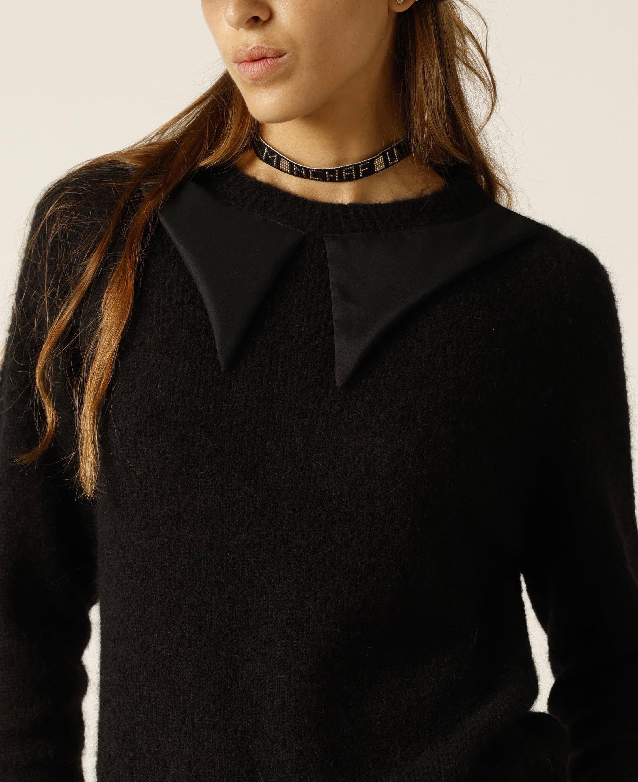 Maglione con colletto applicato