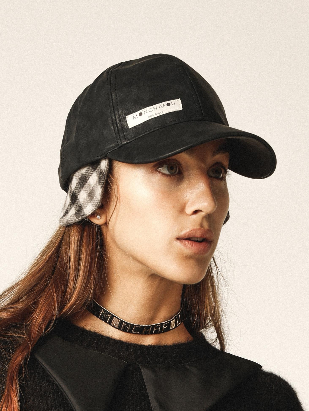Cappello con copriorecchie in lana