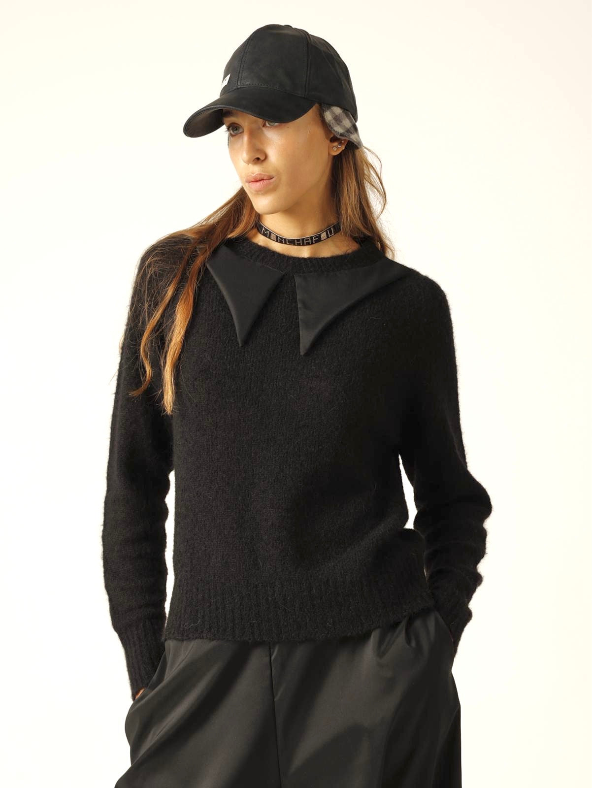 Maglione con colletto applicato