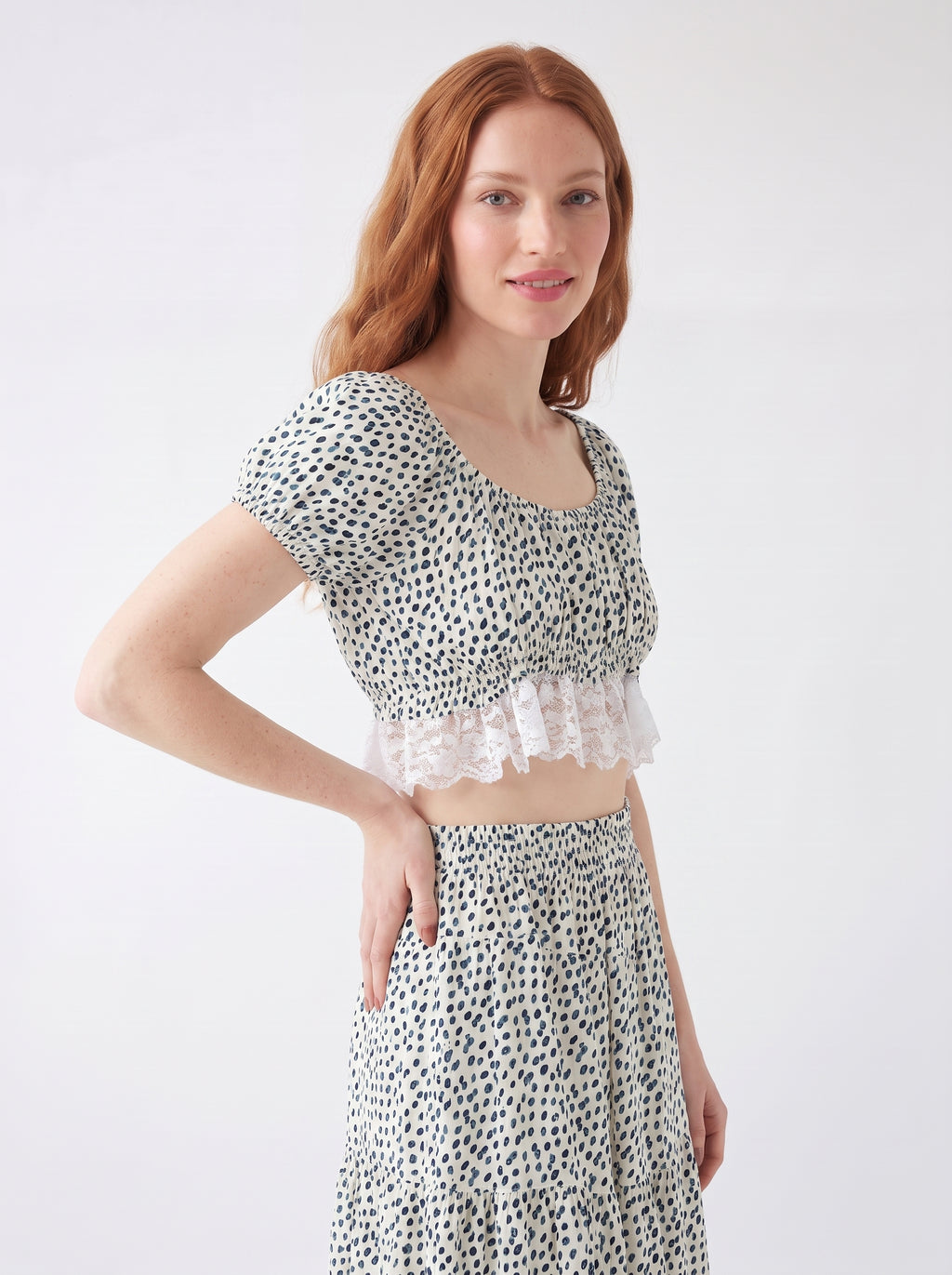 Completo Crop Top e Gonna a Balze con Pizzo