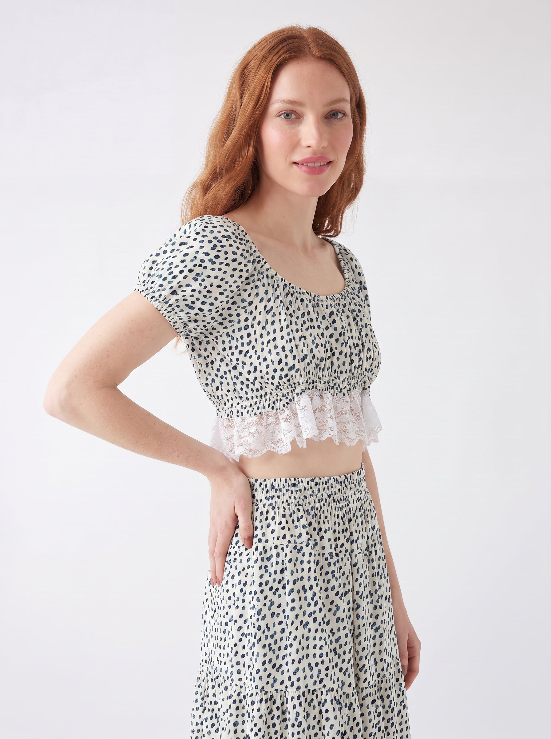 Completo Crop Top e Gonna a Balze con Pizzo