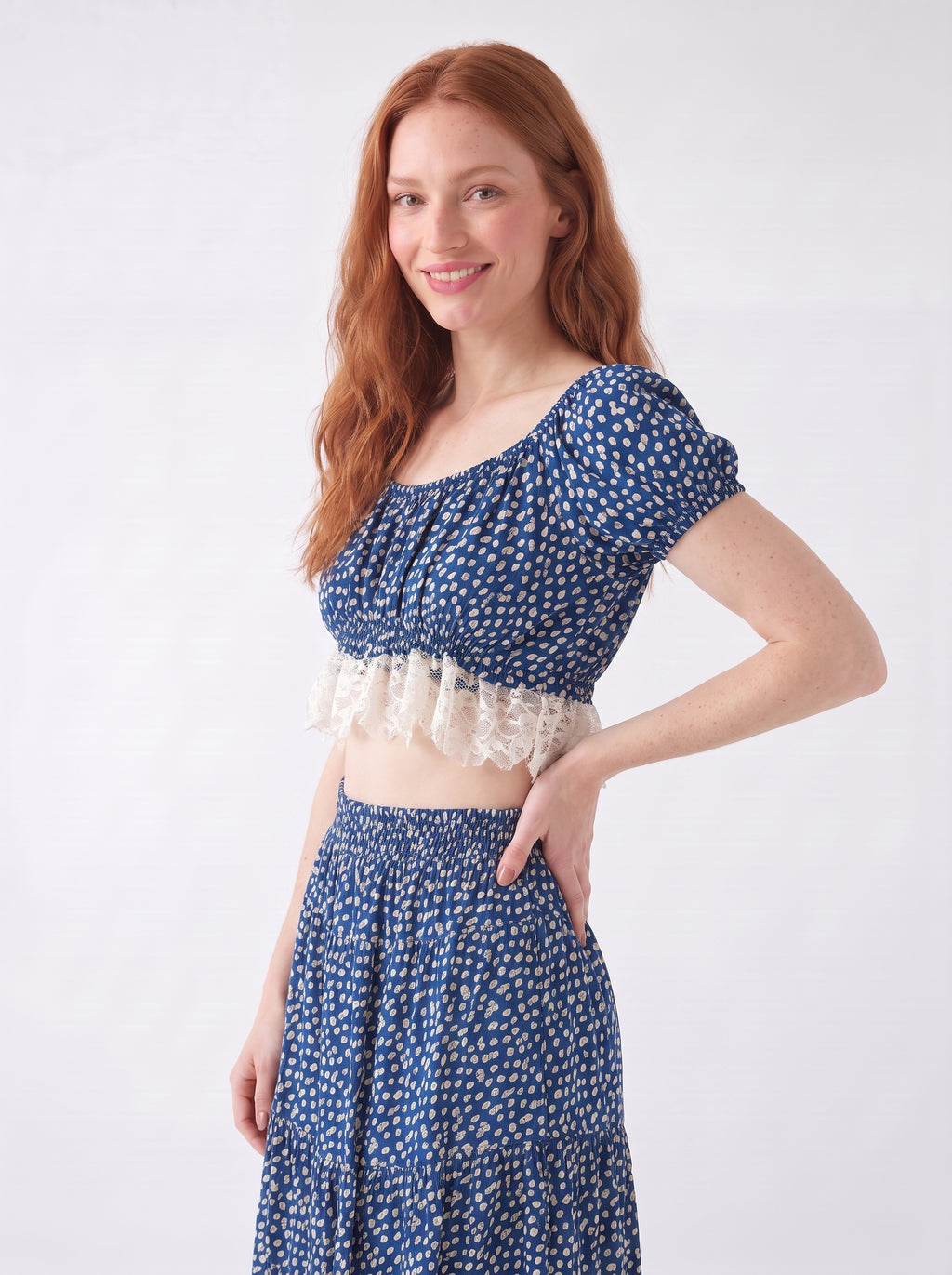 Completo Crop Top e Gonna a Balze con Pizzo