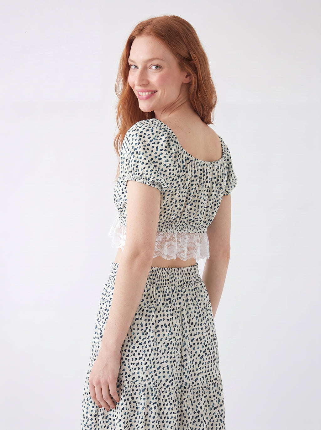 Completo Crop Top e Gonna a Balze con Pizzo