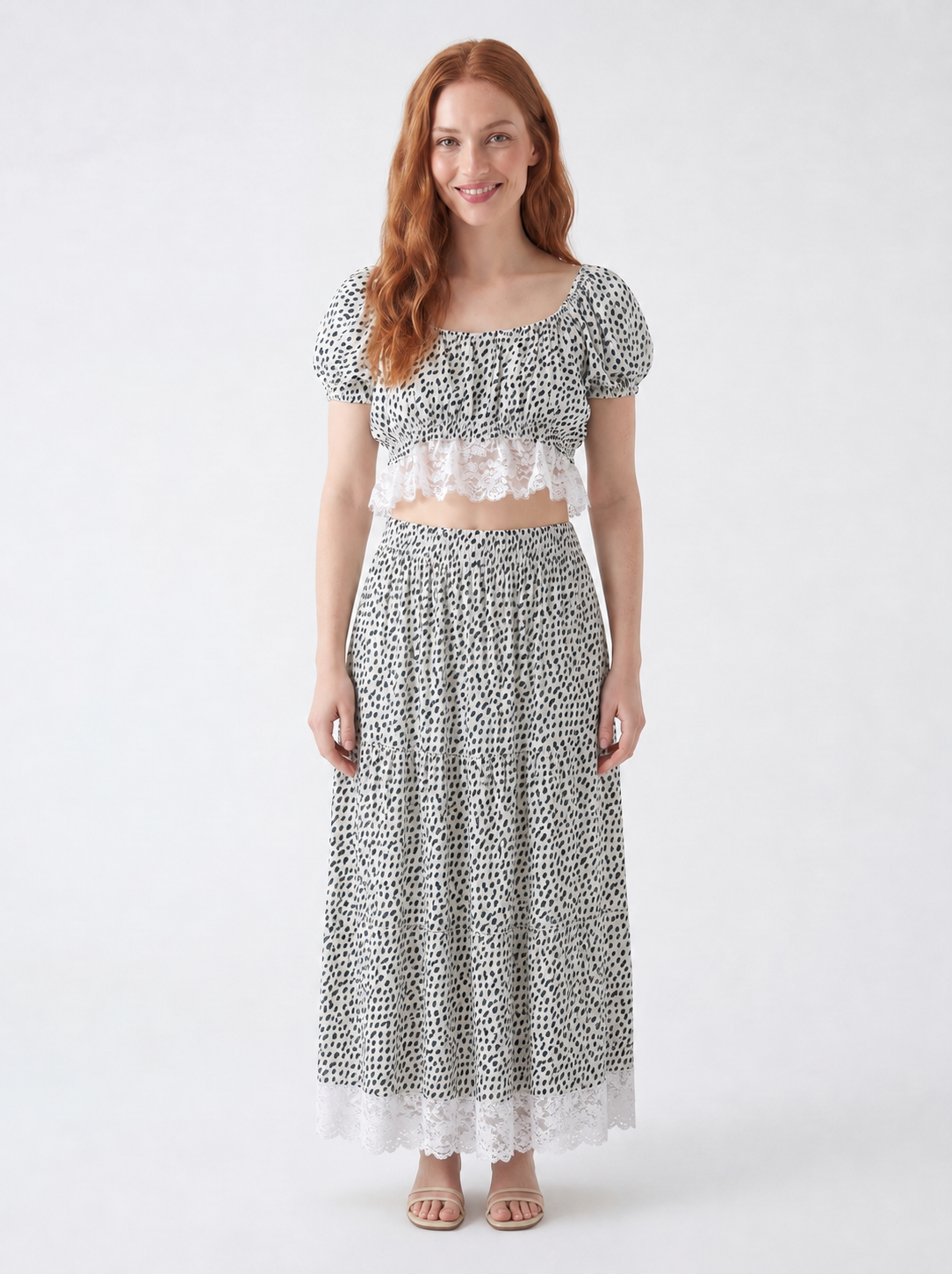 Completo Crop Top e Gonna a Balze con Pizzo